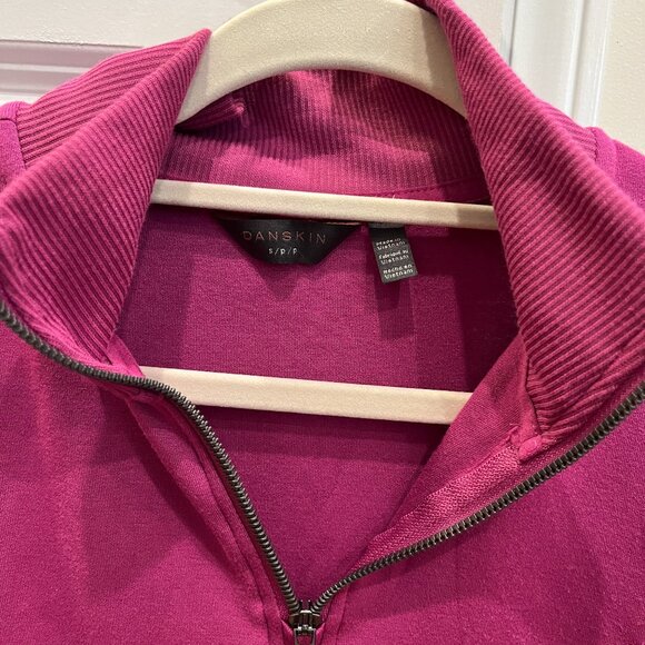 Danskin magenta turtle neck - Picture 3 of 4